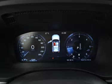Volvo XC60 Momentum Pro Geartronic AWD 2.0 Mild Hybrid 197CV Automatico Interni