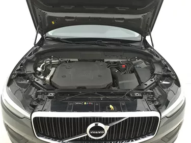Volvo XC60 Momentum Pro Geartronic AWD 2.0 Mild Hybrid 197CV Automatico Vano motore