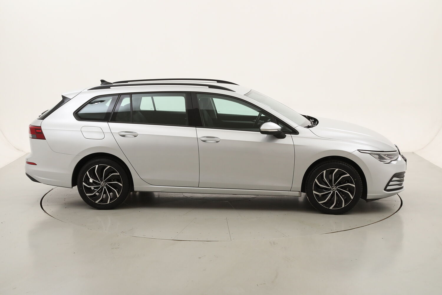 Volkswagen Golf Variant Variant Life DSG usata del 2021 con 110.424 km