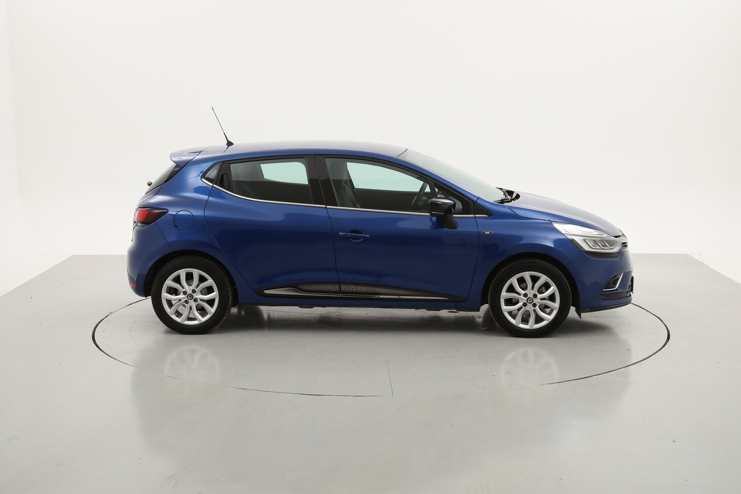 Renault Clio Moschino Zen usata del 2019 con 120.926 km