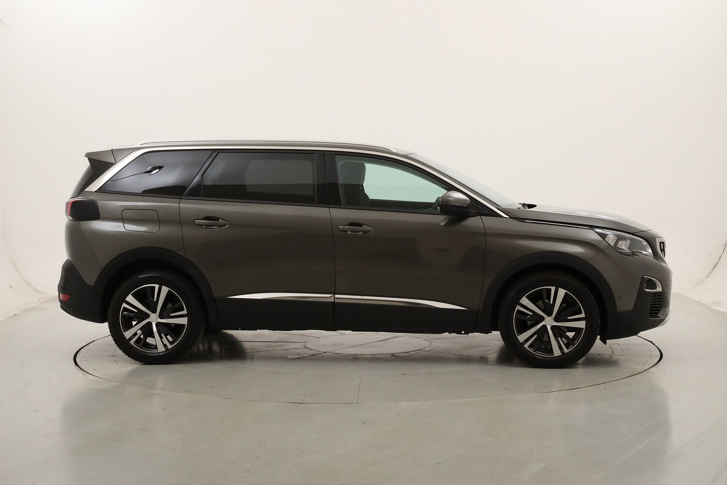 Peugeot 5008 Allure EAT8 - 7 POSTI usata del 2020 con 63.468 km