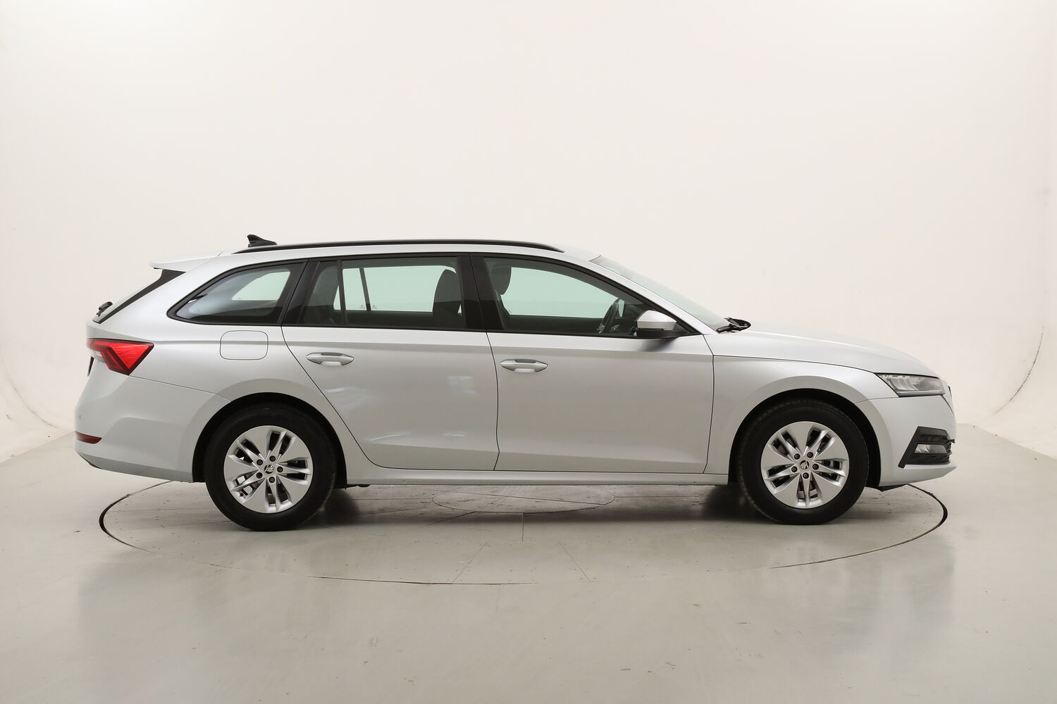 Skoda Octavia Wagon Executive DSG usata del 2023 con 106.018 km
