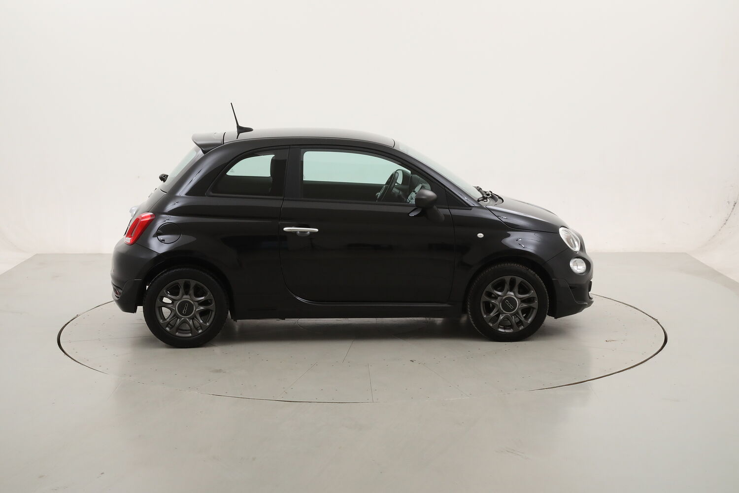 Fiat 500 Hybrid Connect usata del 2022 con 80.196 km