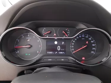 Opel Crossland Innovation AT6 1.5 Diesel 120CV Automatico Interni