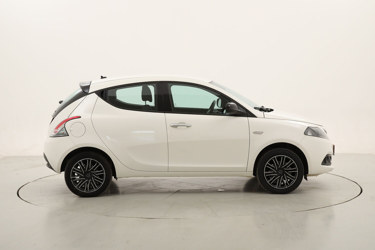 Lancia Ypsilon Hybrid Gold usata del 2023 con 39.360 km