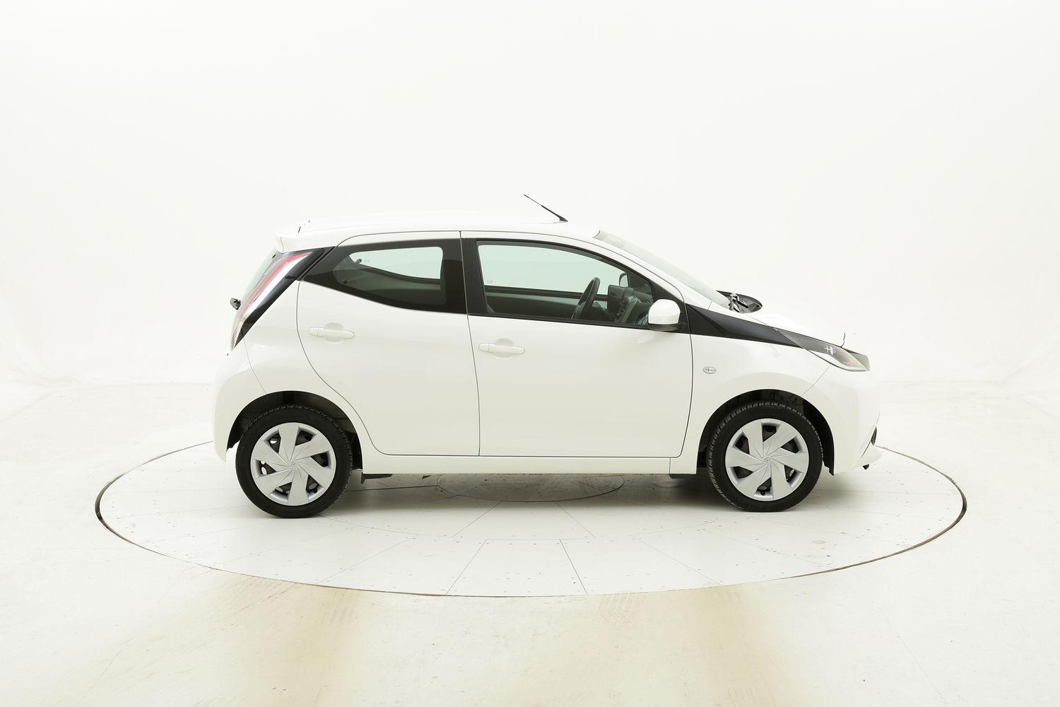 Toyota Aygo usata del 2016 con 49.285 km