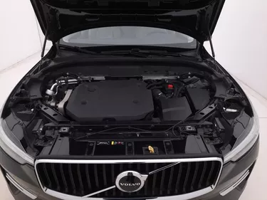Volvo XC60 Core Auto 2.0 Mild Hybrid 197CV Automatico Vano motore
