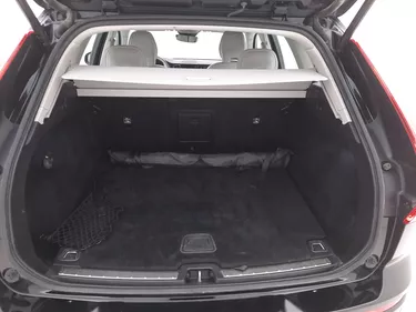 Volvo XC60 Core Auto 2.0 Mild Hybrid 197CV Automatico Bagagliaio