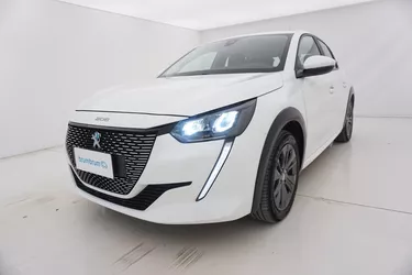 Peugeot 208 Active Pack Elettrico 136CV Automatico Visione frontale