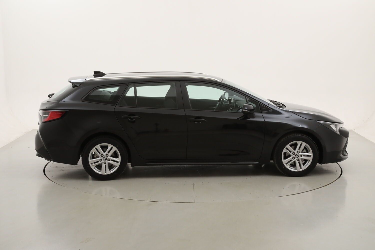 Toyota Corolla TS Hybrid Business usata del 2022 con 60.218 km
