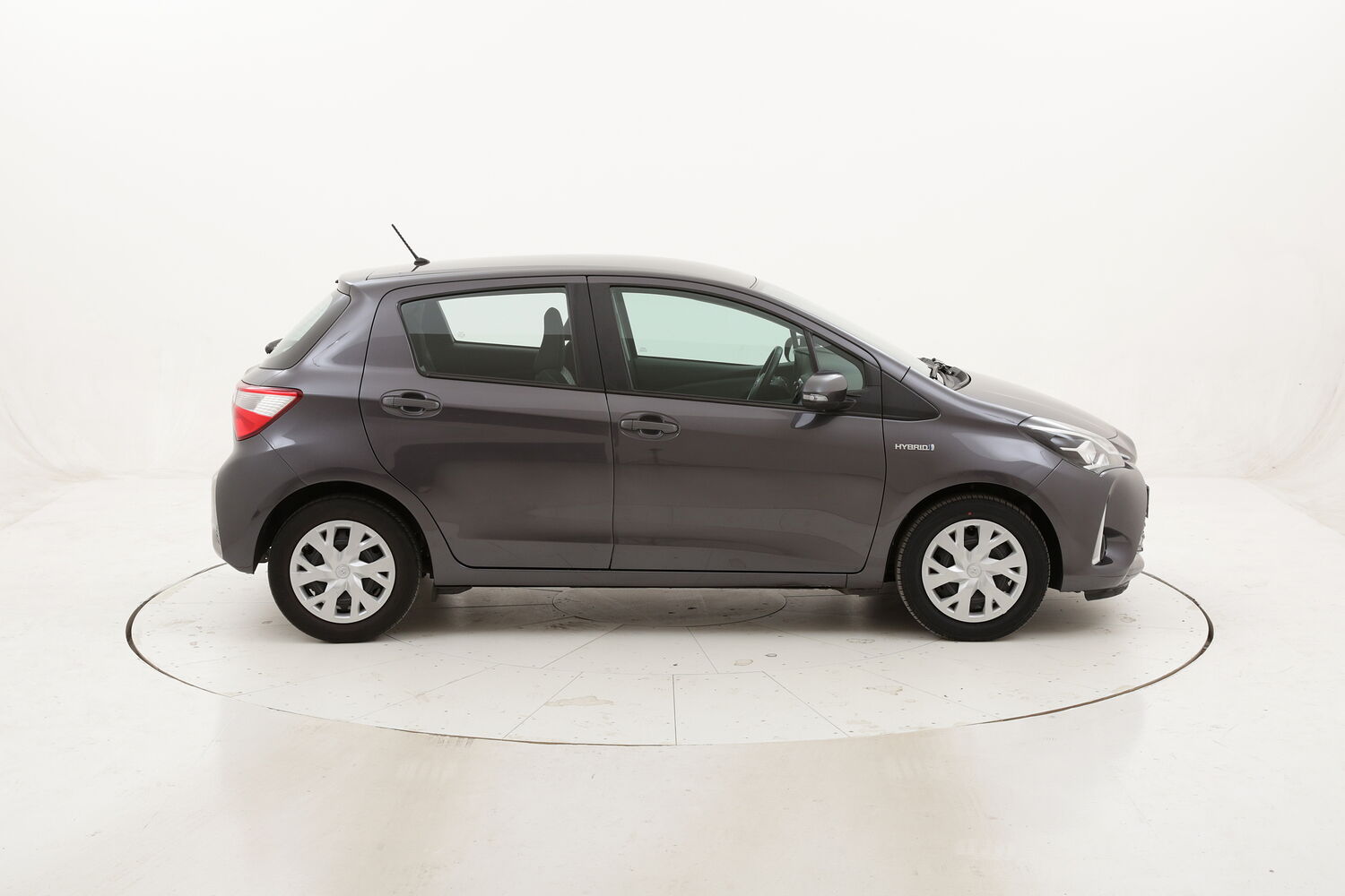 Toyota Yaris Hybrid Business usata del 2018 con 75.215 km