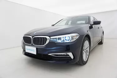 BMW Serie 5 520d Luxury 2.0 Diesel 190CV Automatico Visione frontale