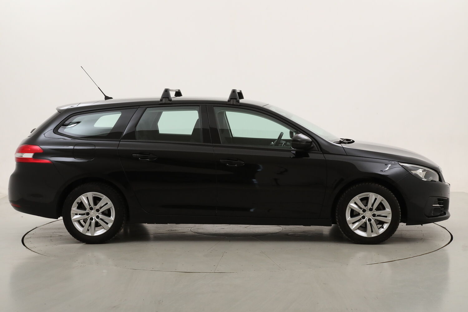 Peugeot 308 SW Activ EAT8 usata del 2021 con 105.634 km