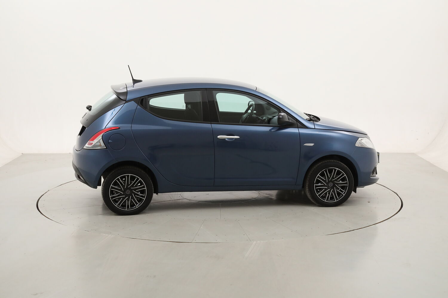 Lancia Ypsilon Hybrid Silver Plus usata del 2023 con 21.880 km