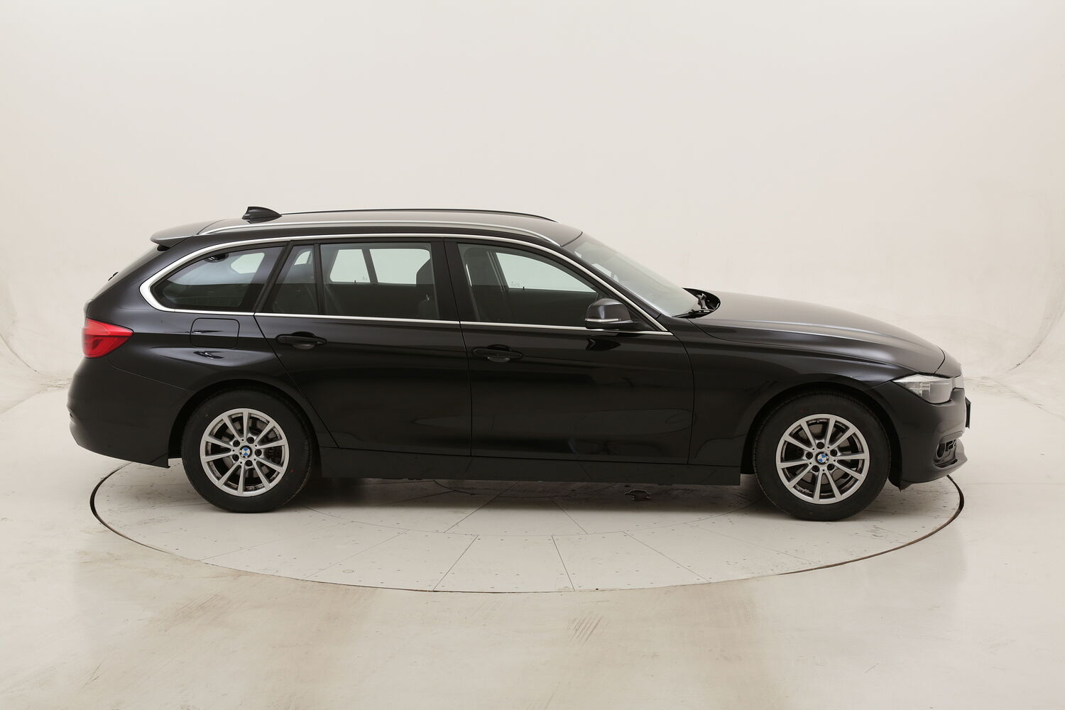 BMW Serie 3 318d Touring Business Advantage Aut. usata del 2017 con 77.855 km