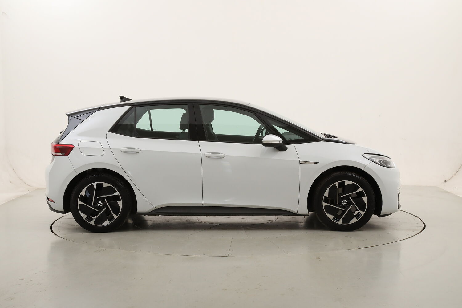 Volkswagen ID.3 Pro Performance usata del 2023 con 64.780 km