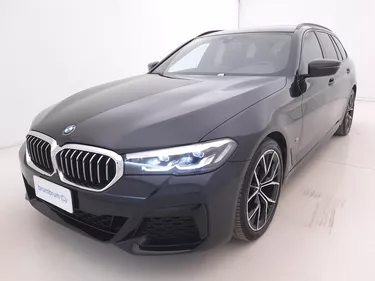 BMW Serie 5 520d Touring Msport 2.0 Mild Hybrid 190CV Automatico Visione frontale
