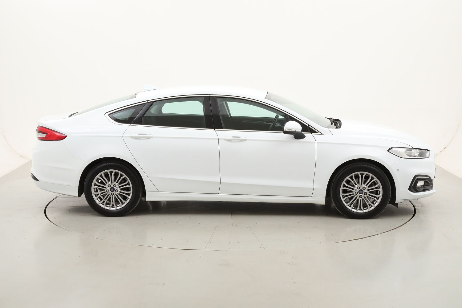 Ford Mondeo Hybrid Titanium Business usata del 2021 con 52.742 km