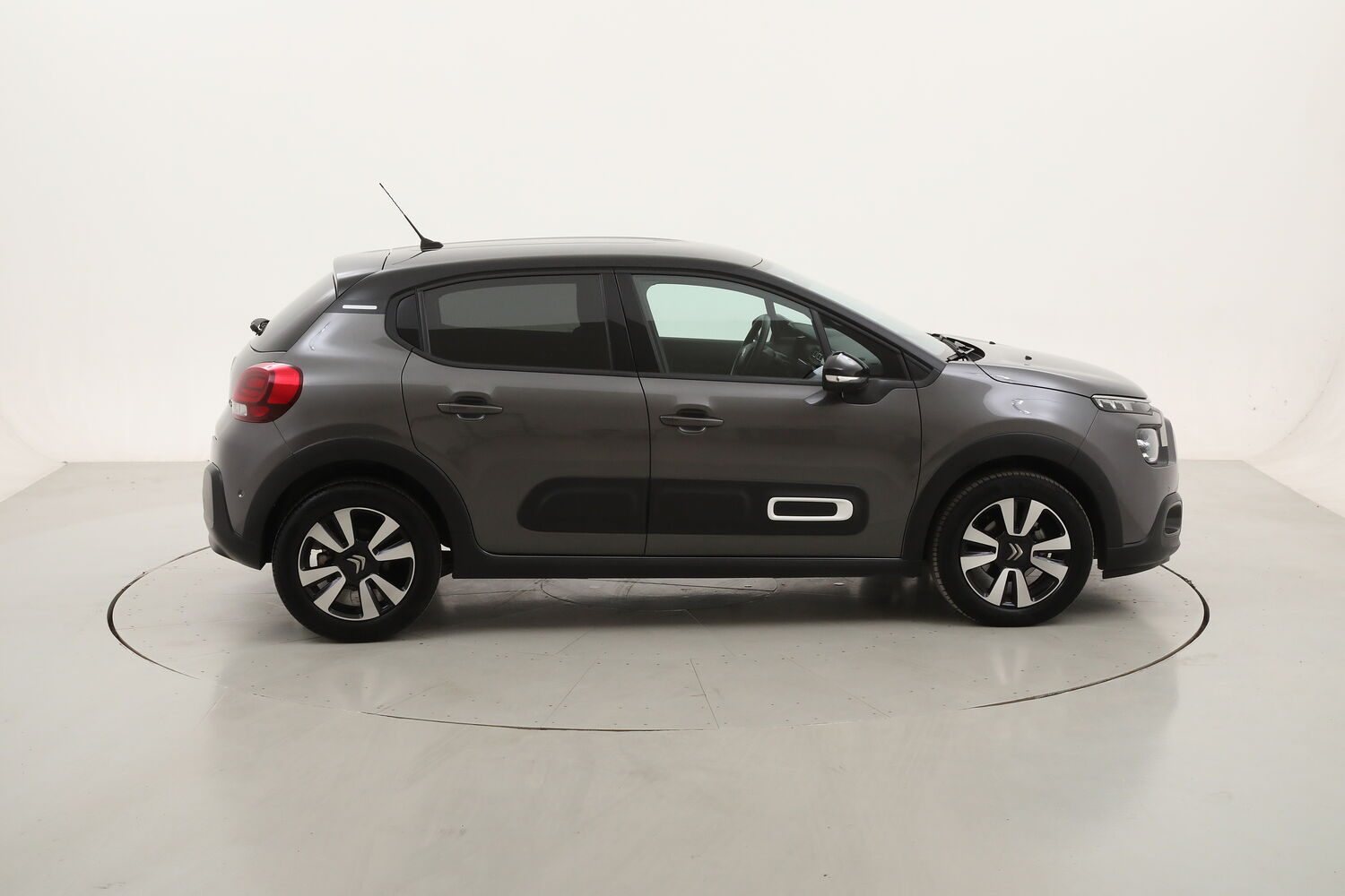 Citroen C3 Shine usata del 2023 con 14.637 km