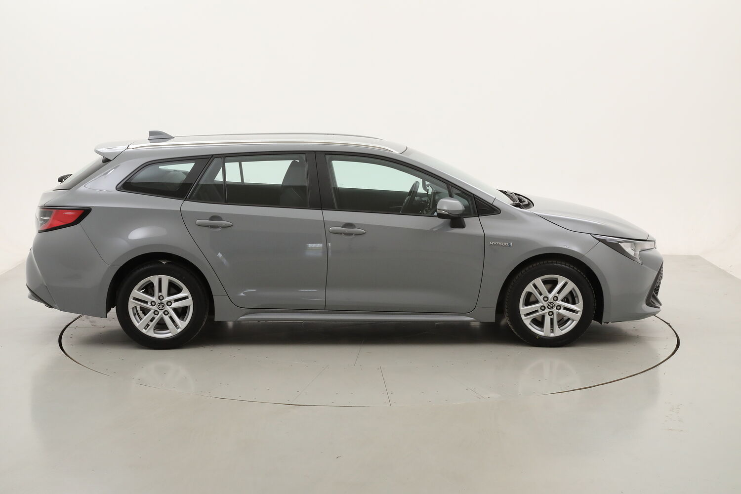 Toyota Corolla TS Hybrid Business usata del 2021 con 112.003 km