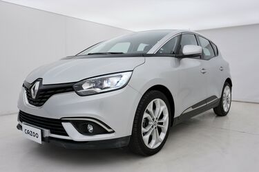 Visione frontale di Renault Scénic