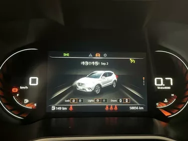MG ZS Luxury 1.5 Benzina 106CV Manuale Interni