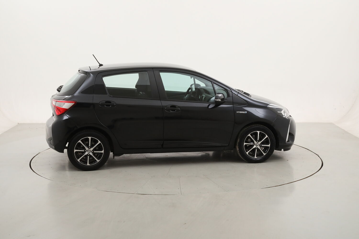Toyota Yaris Hybrid Active usata del 2018 con 100.960 km