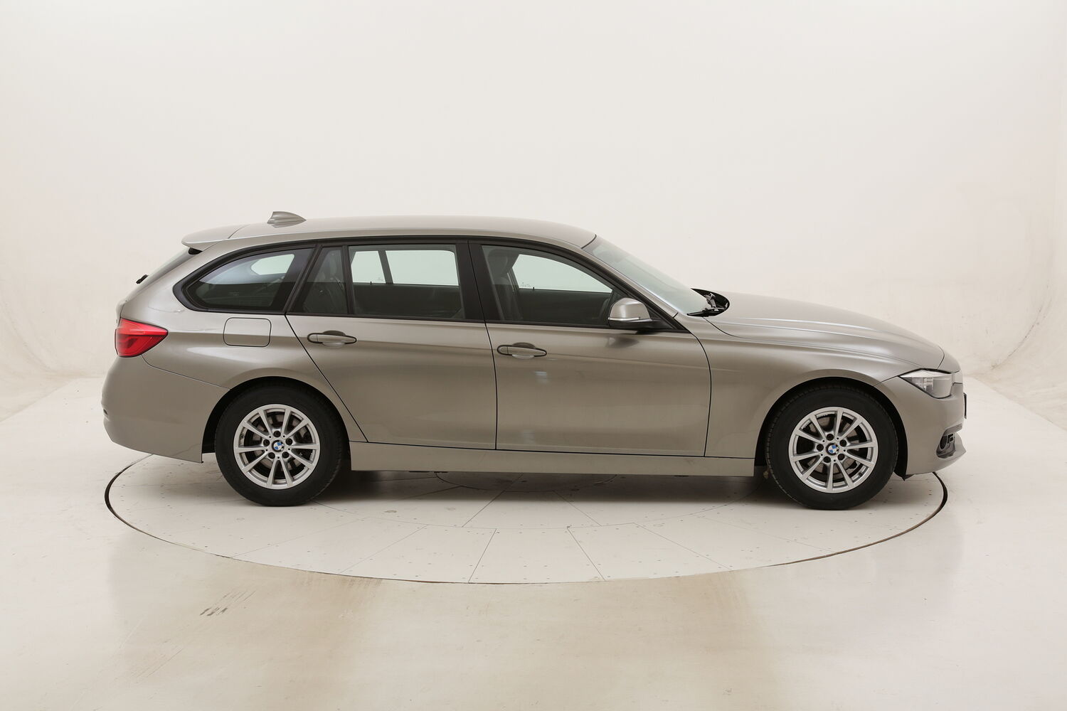 BMW Serie 3 318d Touring Business Advantage aut. usata del 2017 con 80.028 km