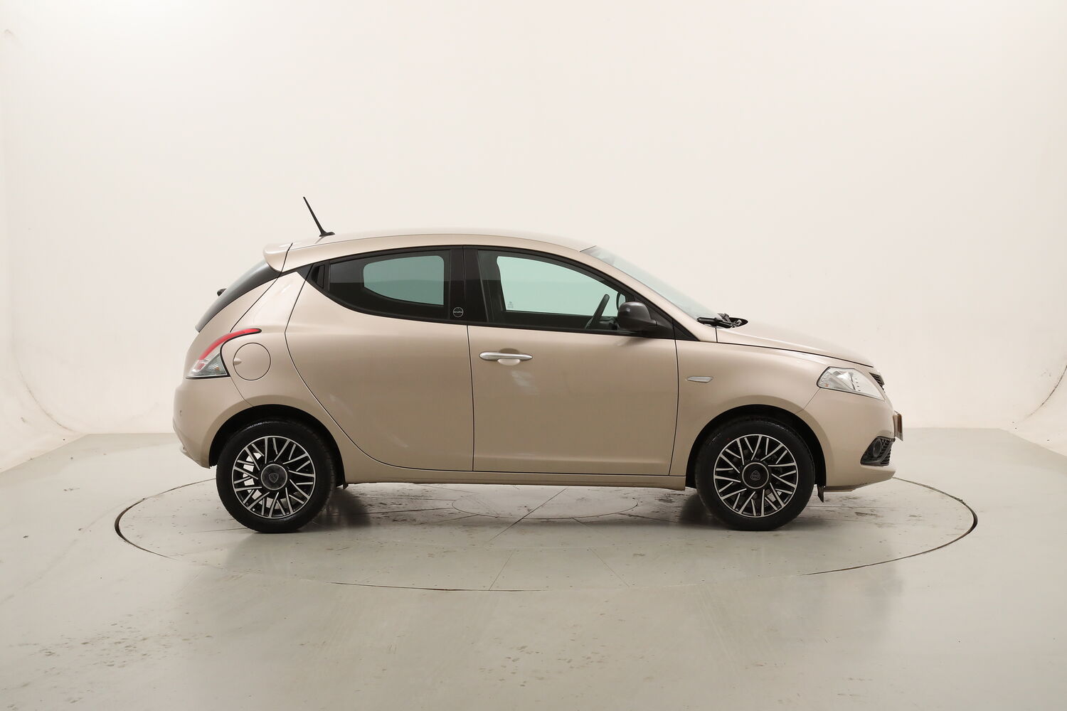Lancia Ypsilon Ecochic Gold usata del 2020 con 45.959 km
