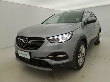 Opel Grandland Innovation AT6 1.5 Diesel 131CV Automatico Visione frontale