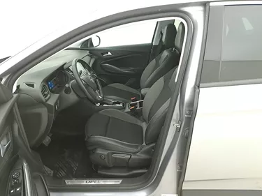 Opel Grandland Innovation AT6 1.5 Diesel 131CV Automatico Sedili