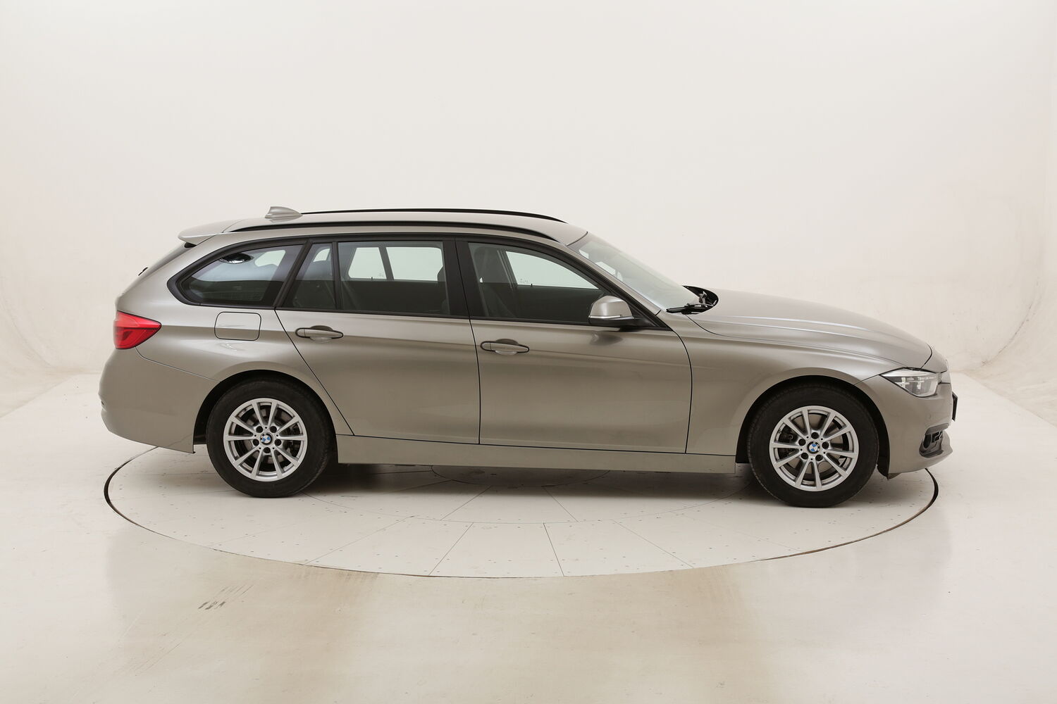 BMW Serie 3 320d Touring Business Advantage usata del 2019 con 87.617 km