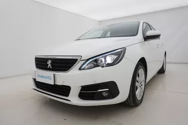 Peugeot 308 Active Business EAT8 1.5 Diesel 131CV Automatico Visione frontale