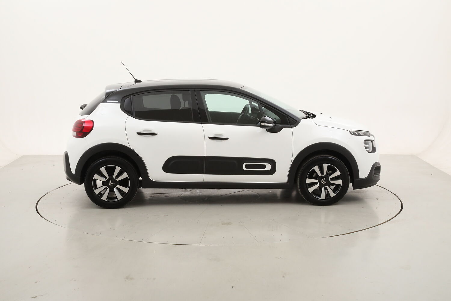 Citroen C3 Shine usata del 2023 con 8.272 km