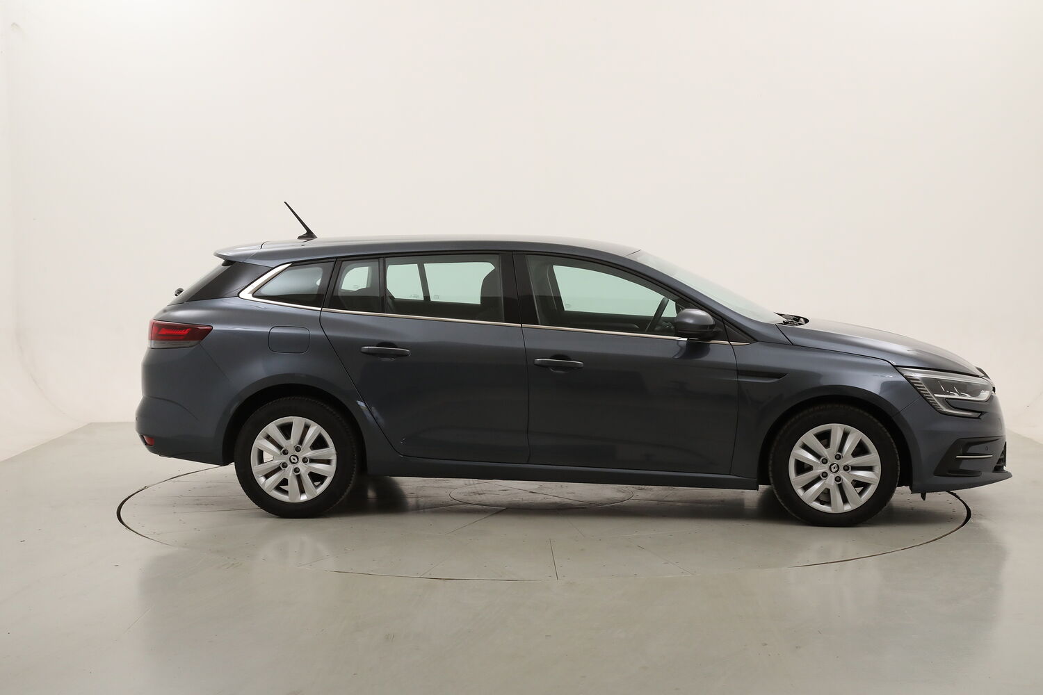 Renault Megane Sporter Equilibre EDC usata del 2023 con 127.703 km