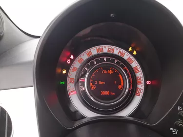 Fiat 500 Hybrid Cult 1.0 Mild Hybrid 70CV Manuale Interni