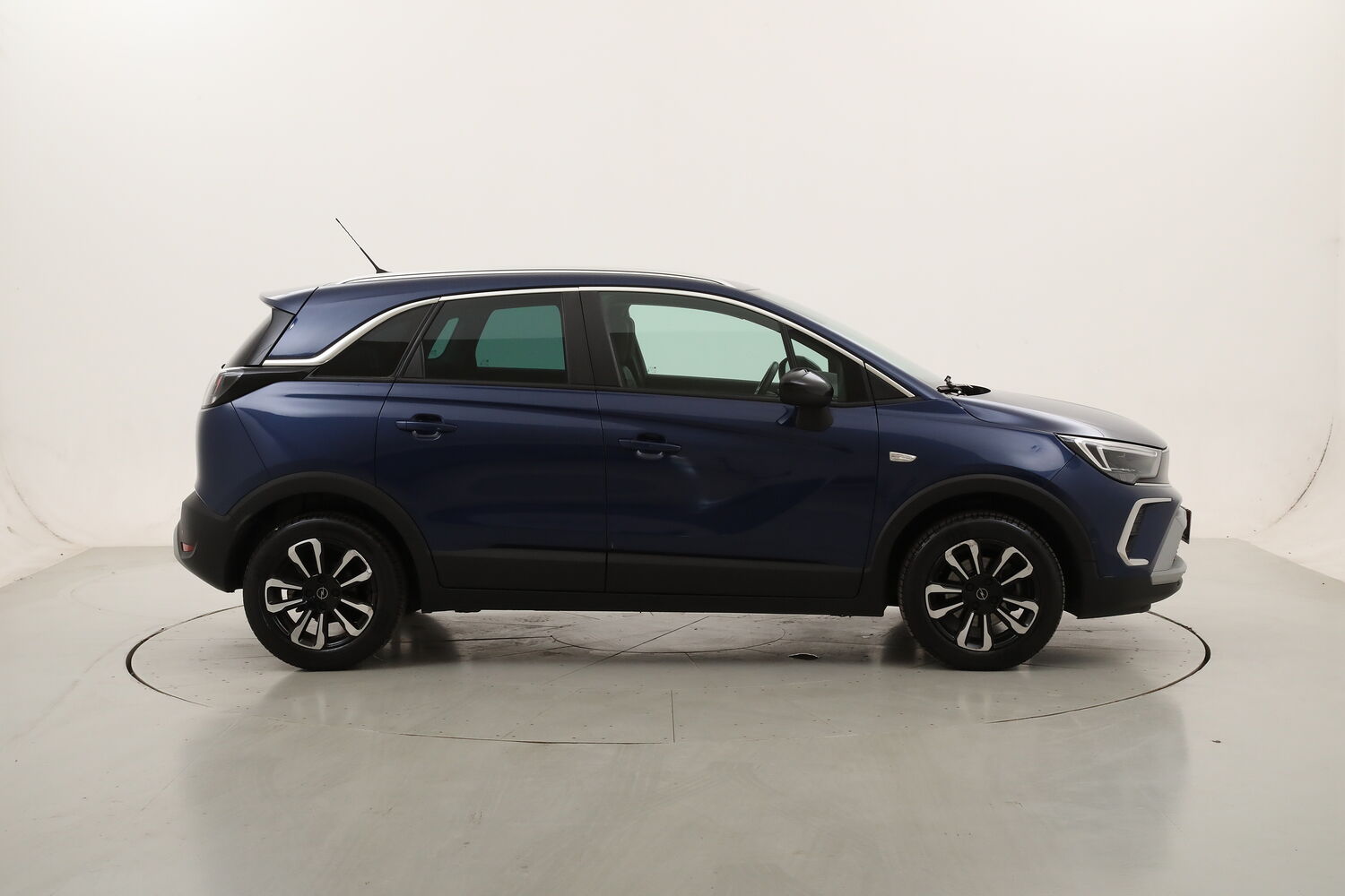 Opel Crossland Elegance usata del 2023 con 46.884 km