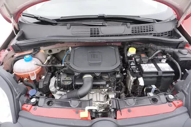 Fiat Panda Hybrid Cross 1.0 Mild Hybrid 69CV Manuale Vano motore