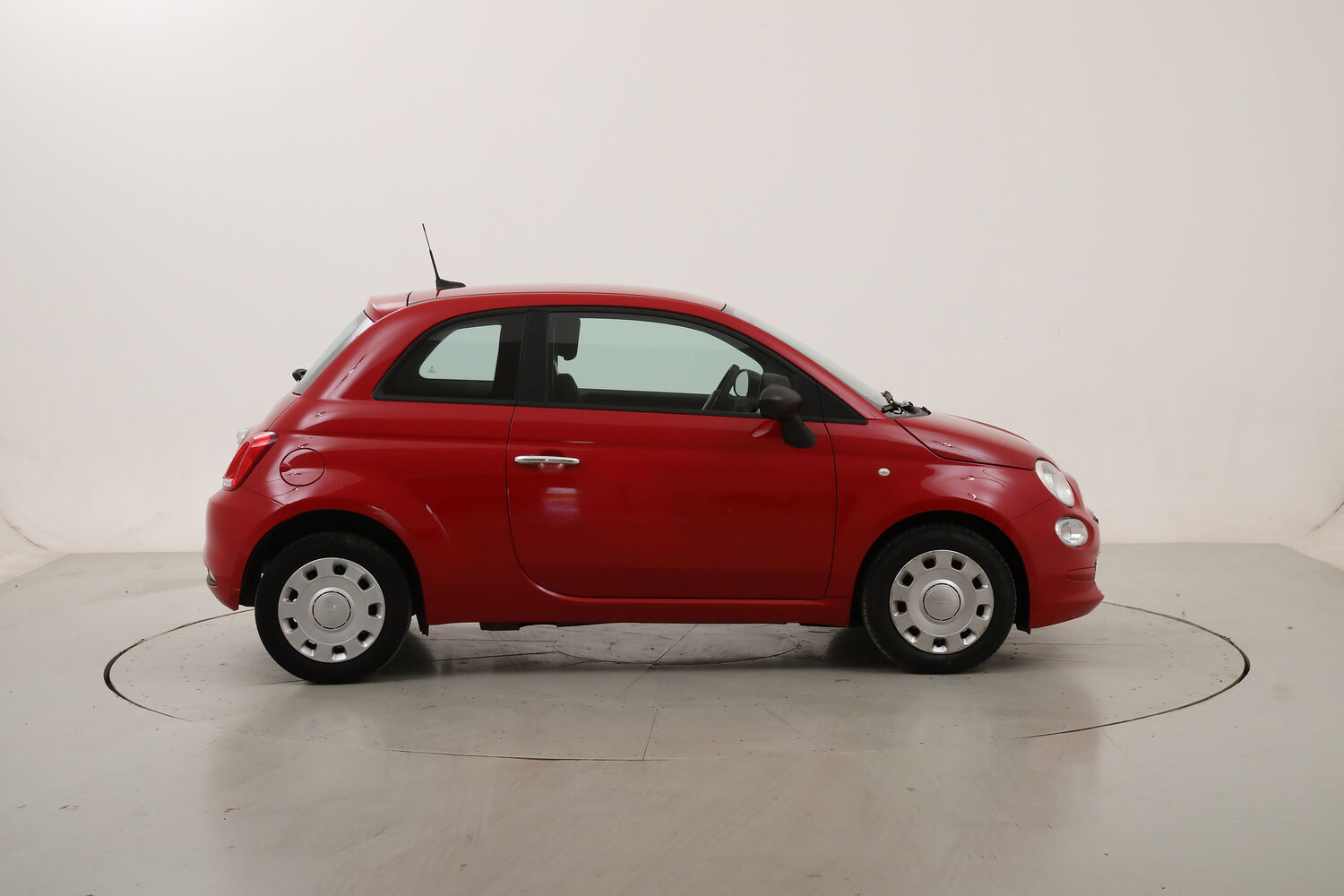 Fiat 500 Hybrid Cult usata del 2021 con 26.941 km