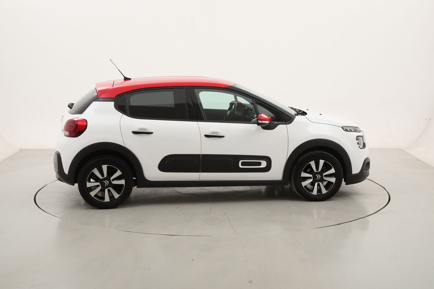 Citroen C3 Shine usata del 2022 con 9.803 km