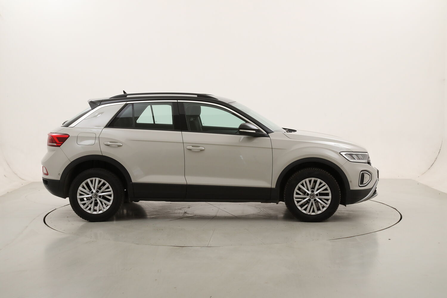 Volkswagen T-Roc DSG Life usata del 2023 con 80.239 km