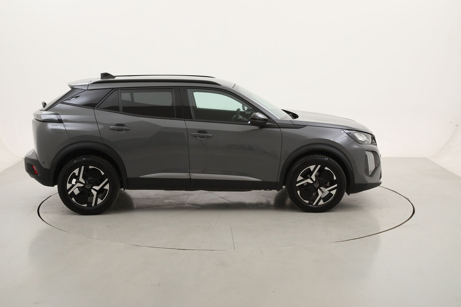 Peugeot 2008 Allure usata del 2024 con 14.867 km