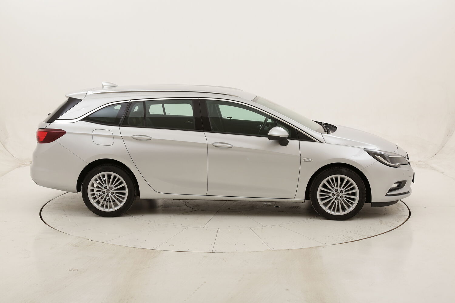 Opel Astra ST Innovation usata del 2018 con 67.465 km