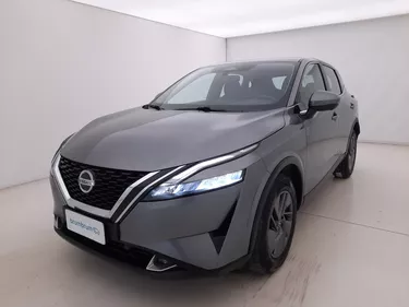 Nissan Qashqai Hybrid Business Xtronic 1.3 Mild Hybrid 158CV Automatico Visione frontale