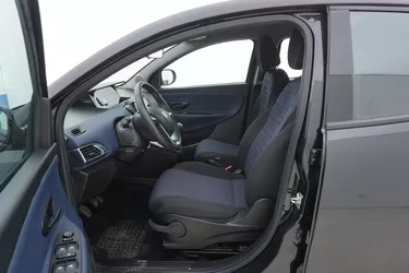 Lancia Ypsilon Hybrid Platino 1.0 Mild Hybrid 70CV Manuale Sedili