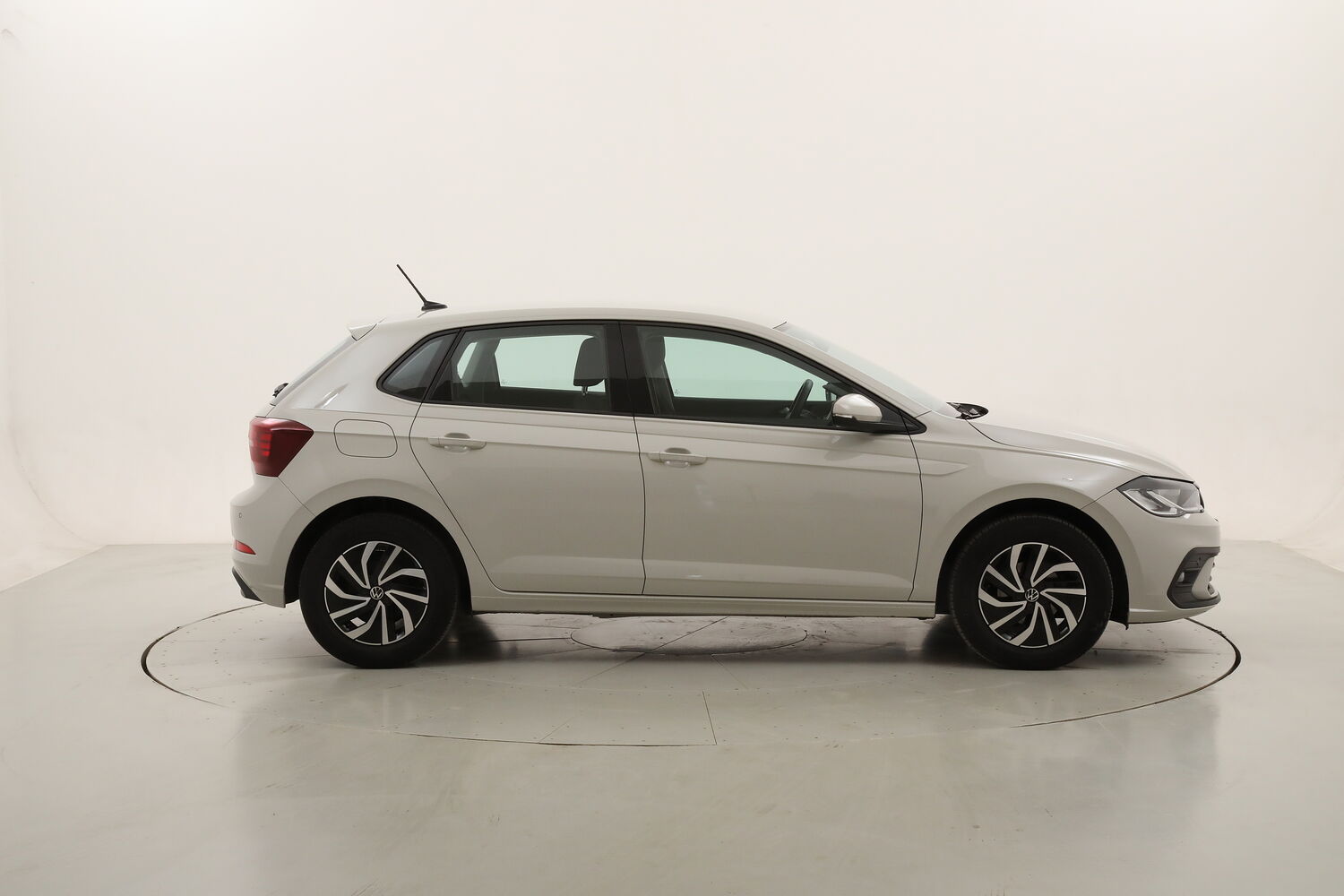 Volkswagen Polo Life usata del 2023 con 71.188 km