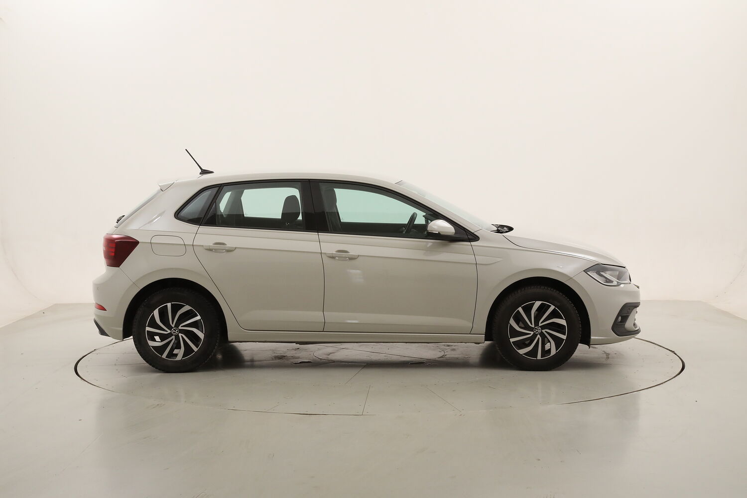 Volkswagen Polo Life usata del 2023 con 84.979 km
