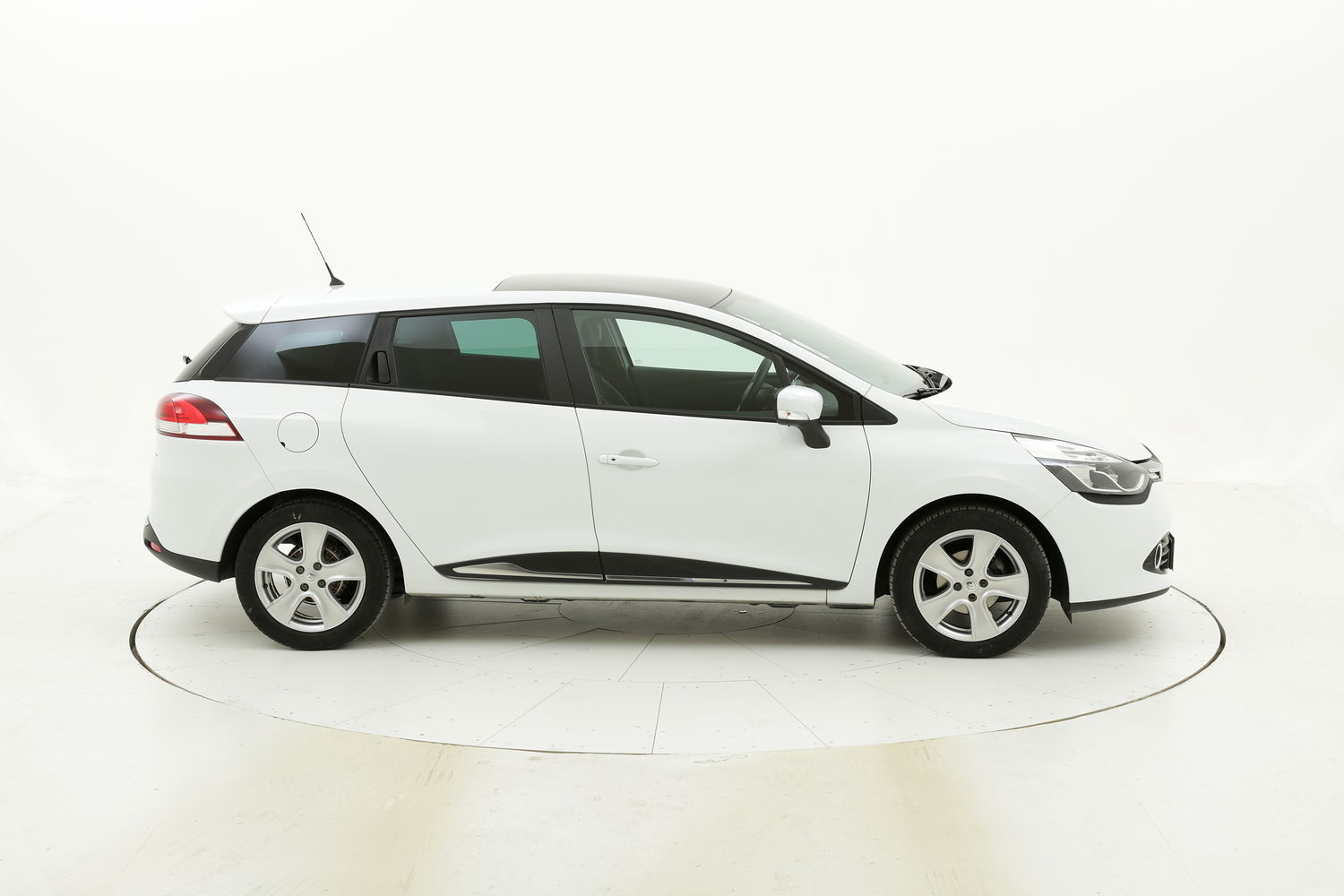 Renault Clio usata del 2016 con 98.517 km