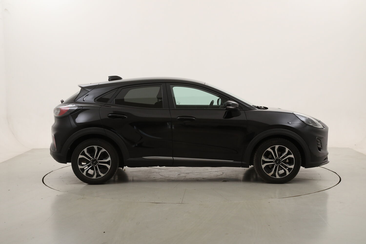 Ford Puma Hybrid Titanium usata del 2024 con 43.195 km