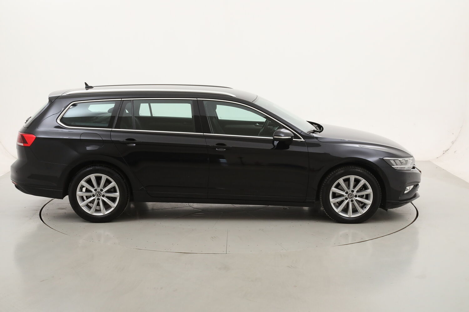 Volkswagen Passat Variant Business DSG usata del 2021 con 99.486 km